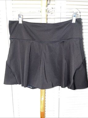 EUC Athleta Black Ace Tennis 13.5” Skort - Sz L